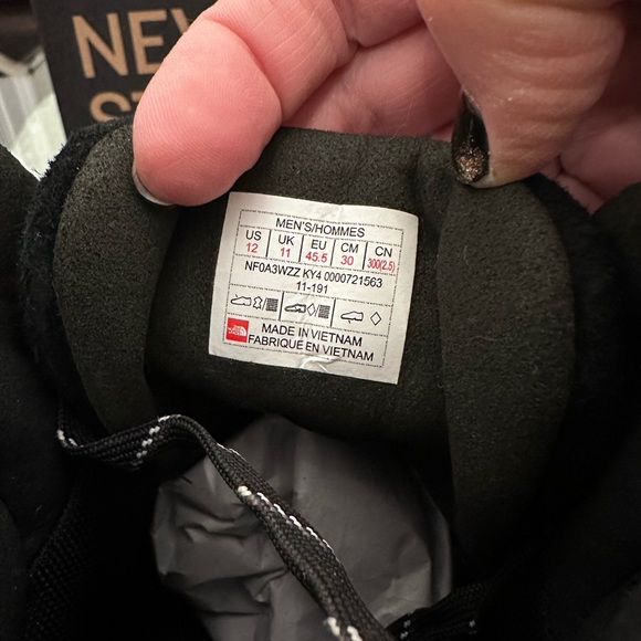 New in Box The North Face Men's Black Hiking Shoes Back to Berkeley sz 12 - Picture 6 of 12